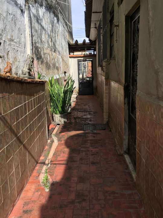 Conheça Excelentes Duas Casas (Frente/Fundos) + Uma Kitnet-Venda na Penha - 1023 - 28 28