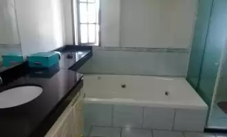 Conheça Excelente Casa Triplex em Olaria -Venda - 4011 - 8 8
