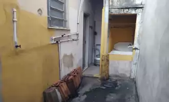 Conheça Duas Ótimas Casas em Bonsucesso - 440 - 11 11