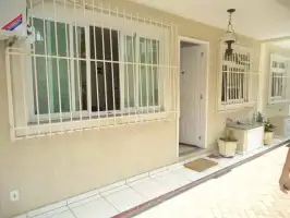 Alugado - Cachambi. Rua Cirne Maia. Casa de vila triplex. 2 quartos. 1 vaga. Rio de Janeiro/RJ - im011305