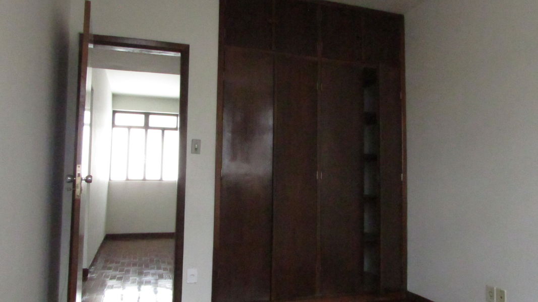 Conheça IMÓVEL, CASA A VENDA, NO BAIRRO CENTRO NA CIDADE DE PEDRO LEOPOLDO, MINAS GERAIS - VCS238 - 8 8