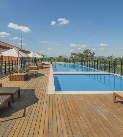 Fazenda Dona Carolina – onde a natureza encontra a elegância, e você encontra o seu lugar.